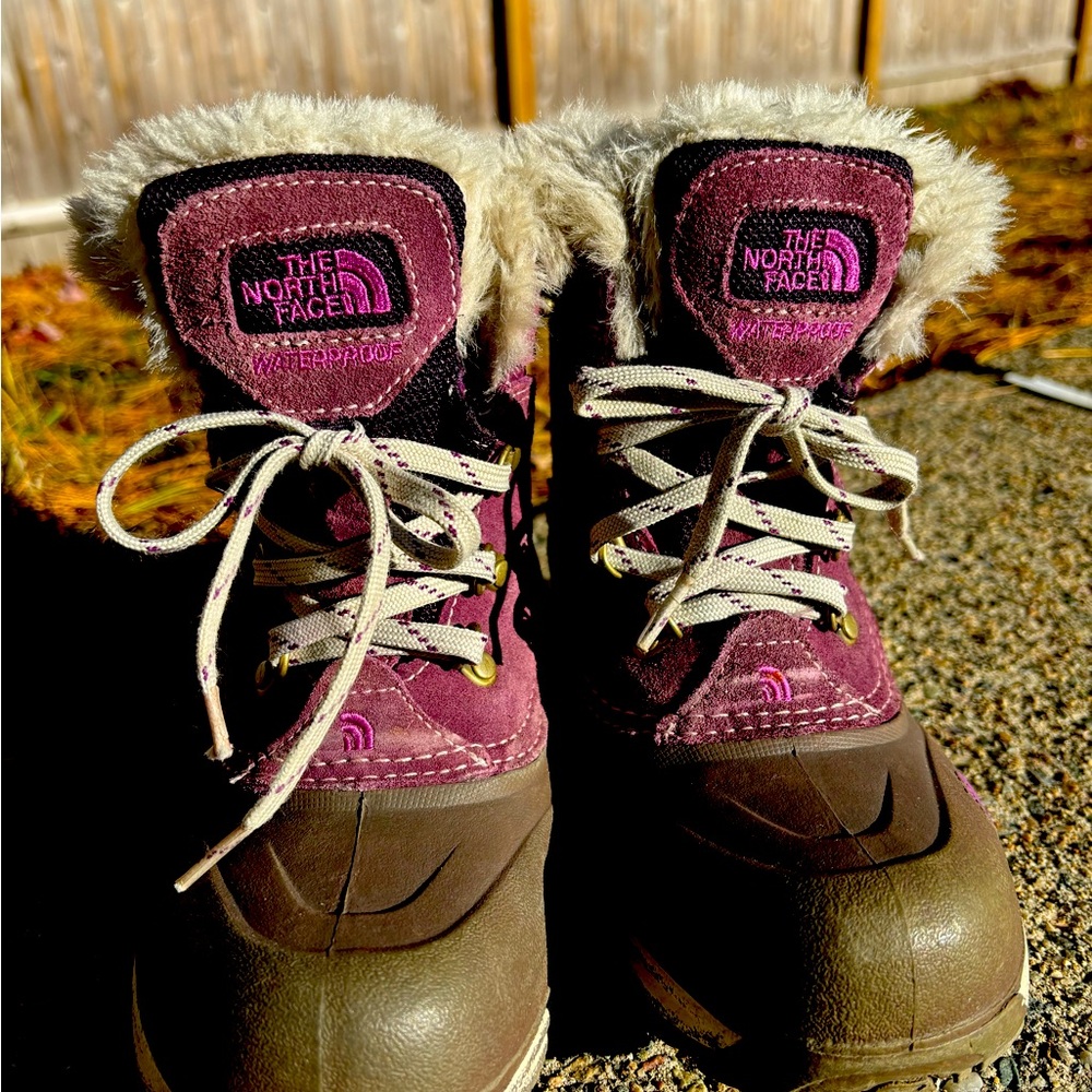 The North face Youth Size 3 Snow Boots